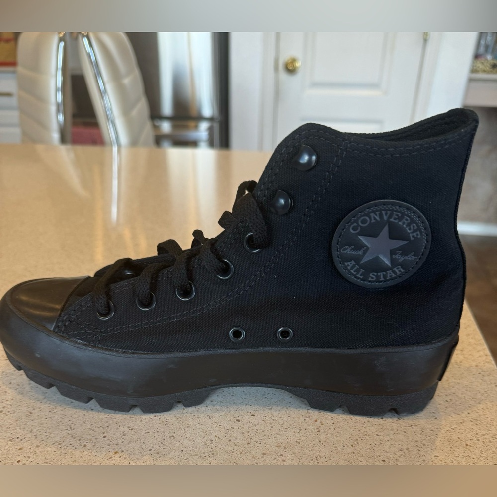 COPY - Converse Chuck Taylor All Star Lugged Hi Top Women's Size 8 Black Platfo…